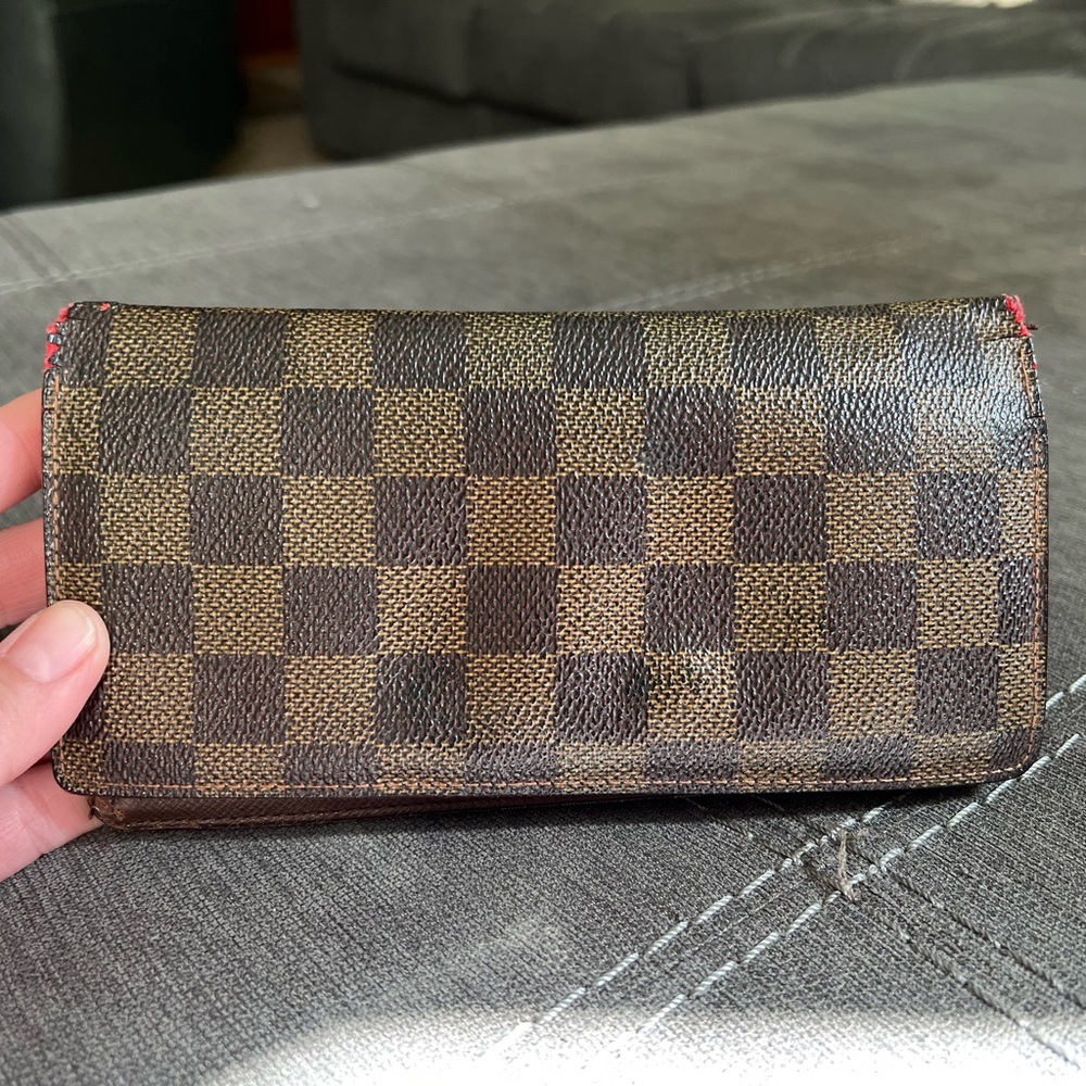 COPY - LV Damier Ebene Brazza Wallet GUC